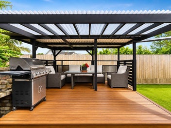 Land, Space & Versatility in a Prime Location