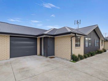 PRICE REDUCED – TIME TO TAKE ANOTHER LOOK!