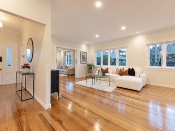 Elegant Single-Level Living!