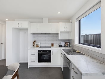 Modern, Sunny & Exceptionally Easy Living