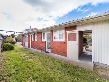 Dependable Brick & Prime Location