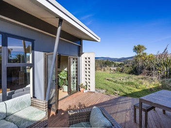 Family-Friendly Living in Waitati