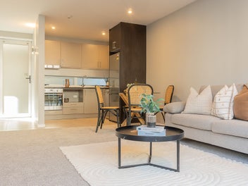 Modern Comfort, Central Convenience
