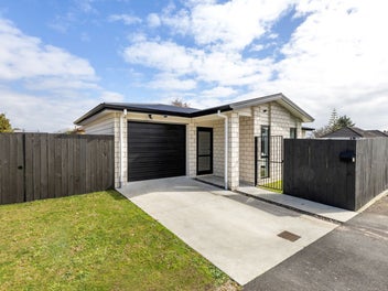 Image 1 of 20