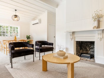 CONTEMPORARY YET CLASSIC - HAS TO BE SOLD!