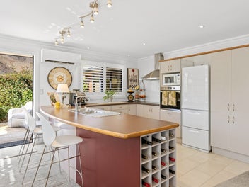 Private living in prestigious Robertson Court