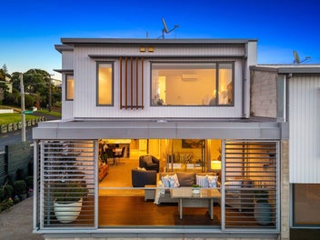 Coastal Living with Sea Views