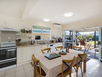 Boat Shed, Beach And Blissful Living