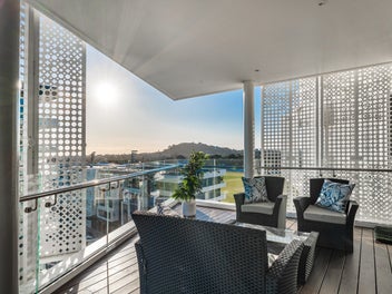 Elevated views, sun & sunsets