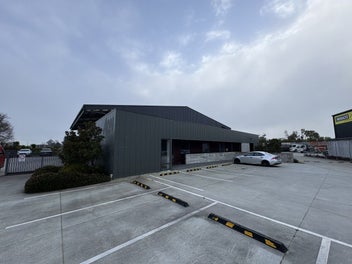 Image 1 of 5