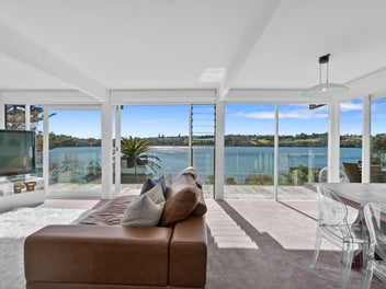 Front Row: Unrivalled Views, Privacy and Position