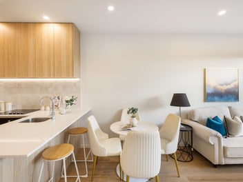 Modern, Convenient & Central