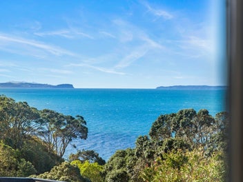 A coastal classic with exceptional sea views