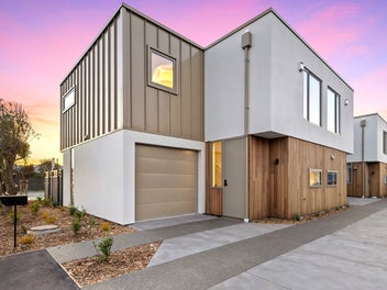 EXCEPTIONAL BUYING ON THE EDGE OF EVERYTHING