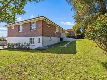 Solid Brick & Concrete, Freehold