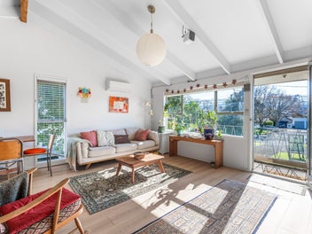 Light-filled corner living!