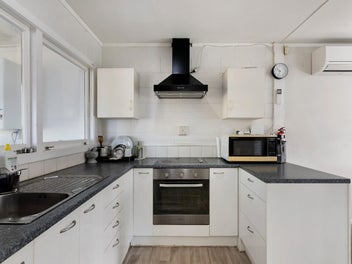 Family Friendly Unit With Private Garden