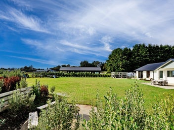 Sophisticated Otatara, a location you'll love