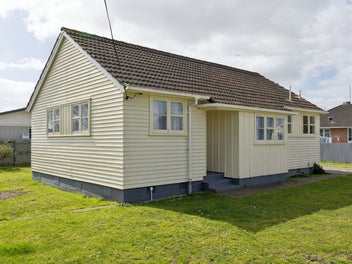 Image 1 of 20