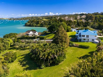 A Private Estate in the Heart of Parua Bay