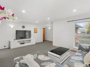 Land, location and opportunity - all in one!