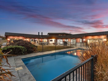 Dual-Home Lifestyle Estate with Subdivision upside