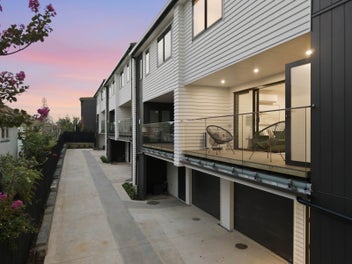 New Boutique Townhouse in the Heart of Glen Innes