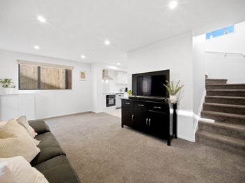 Modern, private and conveniently located - 3 Bed