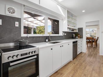 Rangi Zone Coastal Family Living!