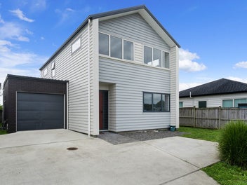 Freehold, Stand-alone, Kauri Flats School.