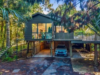 Quintessential Titirangi Lifestyle