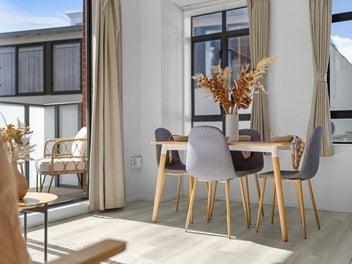Darlinghurst Apartment: Prime CBD Living