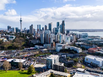 Parnell Penthouse. Prime Location & Stunning Views
