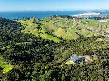 Prestigious Bream Tail Farm