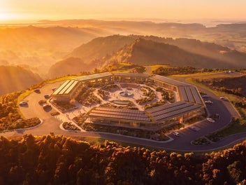 Conical Peak - Breathtaking 360 Matakana Views