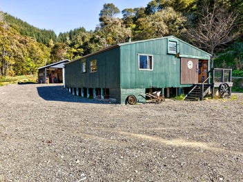 Almost five hectares with practical infrastructure