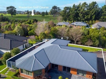 Easy Living near the Golf Course