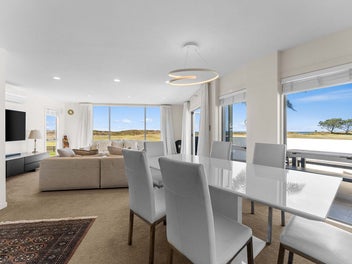 COASTAL ELEGANCE. SERIOUSLY FOR SALE.