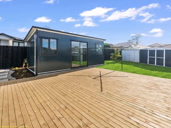 BIG LAND, BIG SPACE & BONUS SLEEP-OUT!