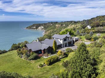 Breathtaking Views, Exceptional Gardens & Income