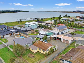 Sea Life! Make Dawson Street your Beach Base