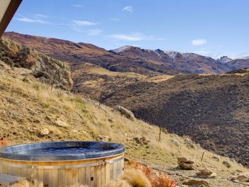 Space, Privacy and Central Otago Views.