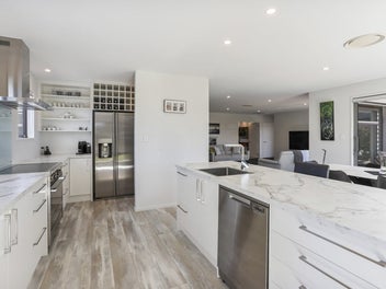 Sun-Drenched Dream Home in a Prime Location
