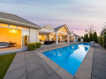 Luxury, lifestyle, location