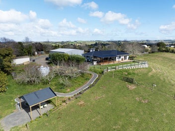 Space, Privacy & Stunning Valley Views