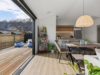 Queenstown lifestyle meets home and income