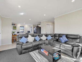 Sun, Space & Easy Glenbrook Living