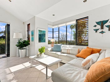 Freehold, Fabulous, Westlake Zoned - Castor Bay