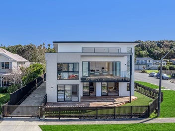 High-Spec Luxury By The Beach