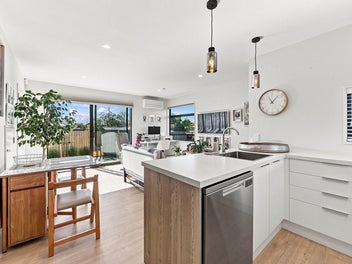 High Tech Town House with all the Extras